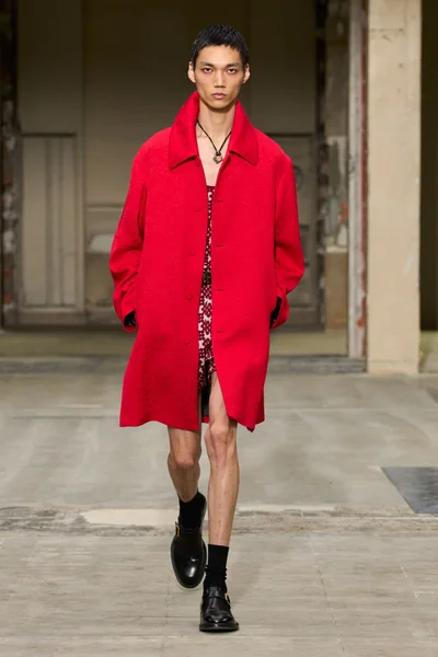 Look 3